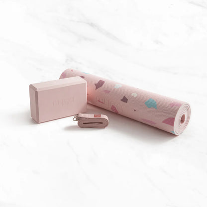 Zestaw do jogi myga Terrazzo Yoga Set: mata, klocek, pasek